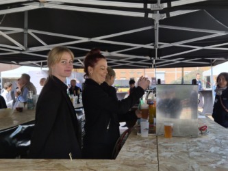 Espace bar accueillant les invités du BDN Event 2025 à Templeuve